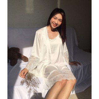 Combo áo choàng kèm váy ngủ lụa hai dây sang trọng mặc nhà  du lịch chụp hình cô dâu cực xinh-Màu trắng