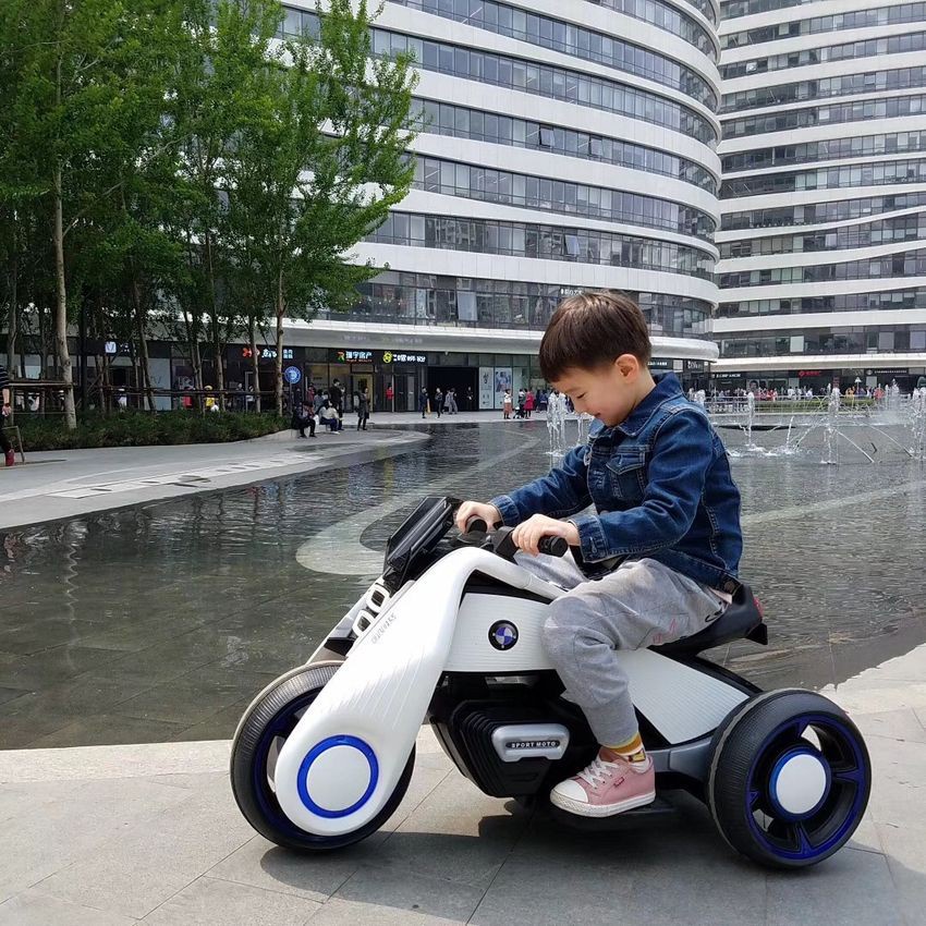 Xe MOTO điện cho bé ROLLS - RICK, xe máy điện cho trẻ Rolls rick - Bảo hành 12 tháng