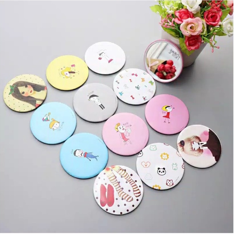 Gương Cầm Tay Mini Happy Smile Hand Mirror (Giao Màu Ngẫu Nhiên)