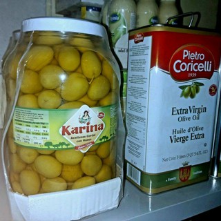 Trái olive nữ hoàng xanh nguyên hạt hiệu Karina. 4.5 kg