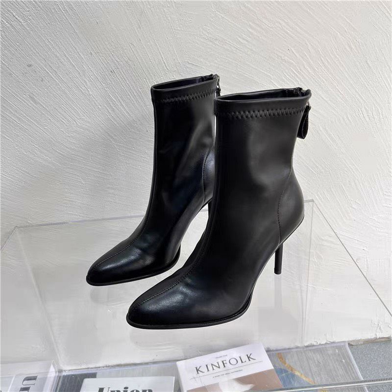Boots ngắn da lì va da bóng mũi thon gót nhọn đen trắng kem