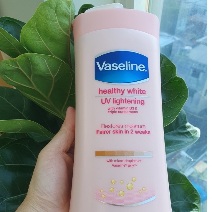 Sữa dưỡng thể VASELINE Daily Brightening Body Lotion 725ml (chai màu hồng) dưỡng trắng toàn thân