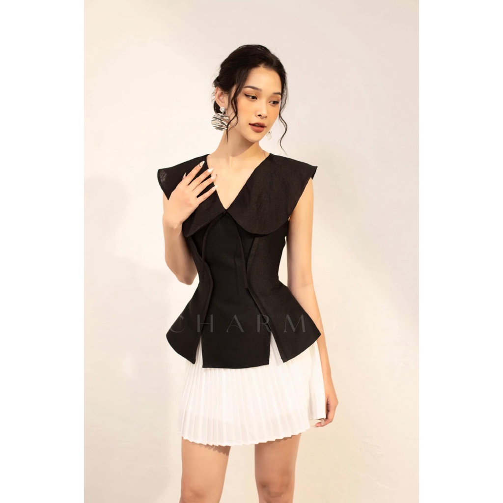 Áo kiểu cổ tim CHARMO vải bố ori, có độ đơ vừa phải dáng peplum, cổ phối cùng vol tơ ánh kim có độ phồng Mily Top