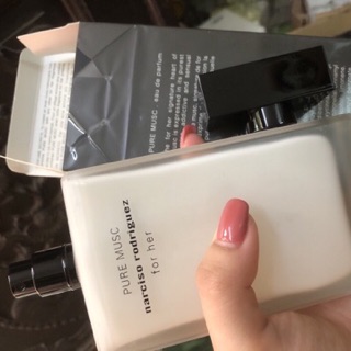 Nước noa Narciso Pure musc trắng