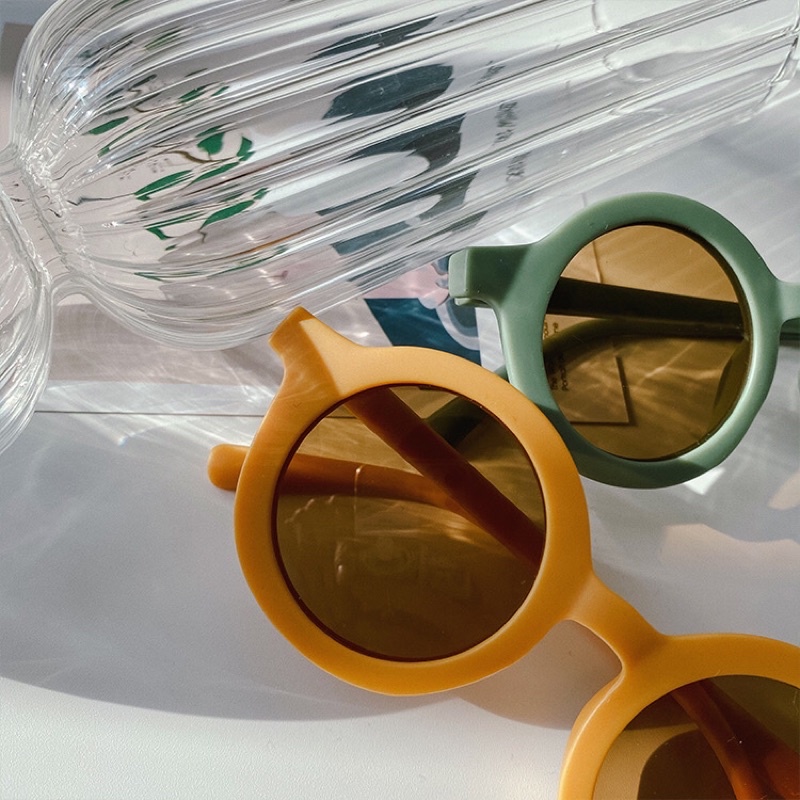 Kính gọng tròn dễ thương thời trang cho bé