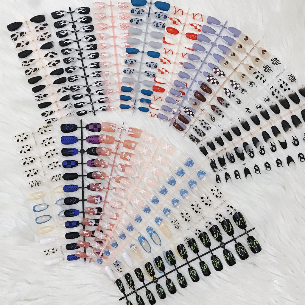 Set 24 Móng Tay Giả Ngắn Dễ Thương Thời Trang Cho Nữ
