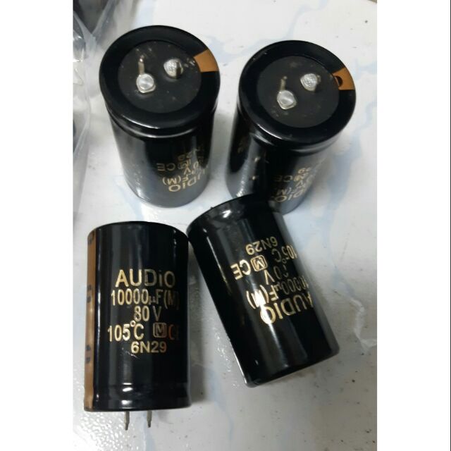 Tụ 10000mf/80v audio tốt ( giá 1 cặp 95k )