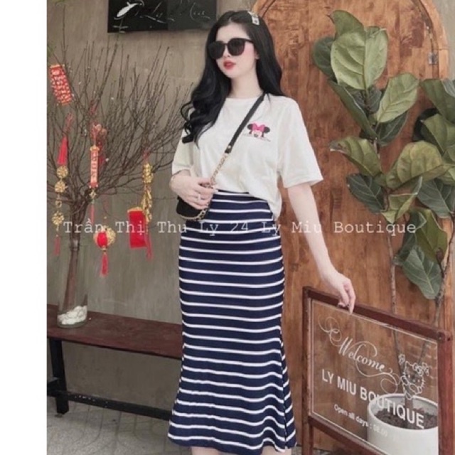 Set bộ áo phông trắng mickey mix chân váy kẻ dài siêu hot L1 mh
