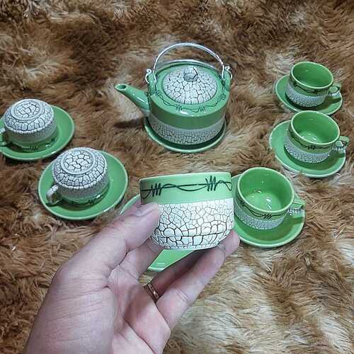 Bộ Ấm Chén Bát Tràng uống trà gốm men sứ cao cấp - Mẫu TRỤ TRÒN kiểu ĐẤT NẺ màu Xanh Emerald - 3 chân đế chống bám nước