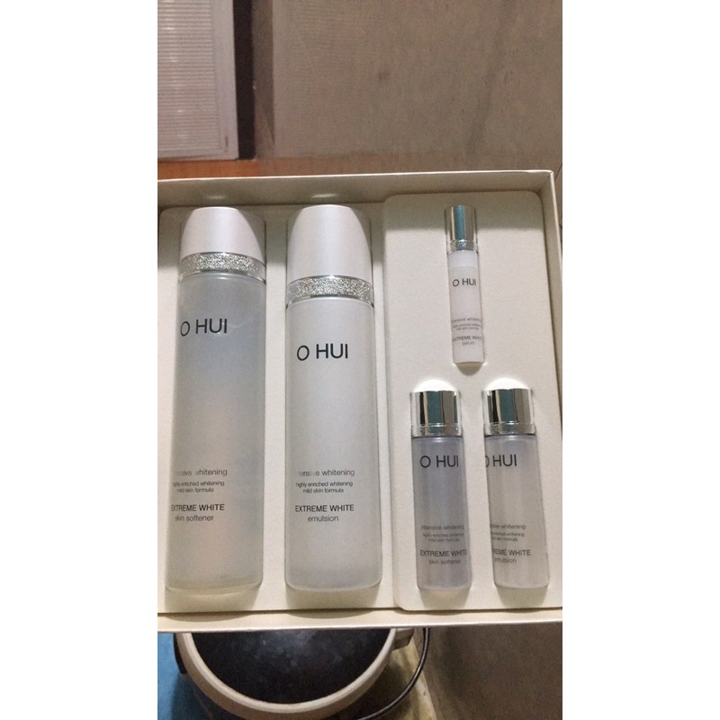 Bộ sản phẩm Ohui Extreme white Snowvitamin