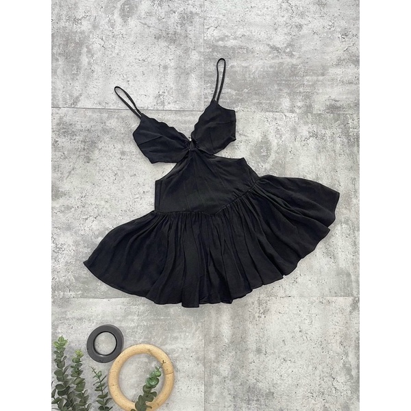 Đầm xoè cut eo 2 dây kèm khoen ngực