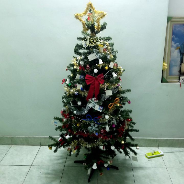 Cây thông noel 1m8, 1m5 hàng Việt Nam chất lượng cao trang trí giáng sinh cho nhà cửa, phòng khách, phòng ngủ 180cm