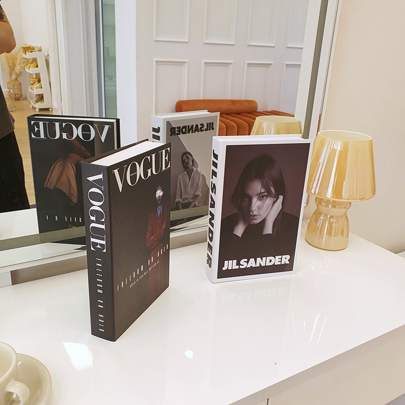 Sách Mô Hình Dùng Làm Đạo Cụ Chụp Ảnh