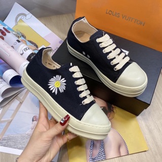 (Video Thật) Giầy nữ sneaker rick hoa cúc trắng đế thơm (box vs bill)