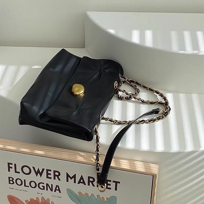 Có sẵn Túi đen chéo 2 quay vintage