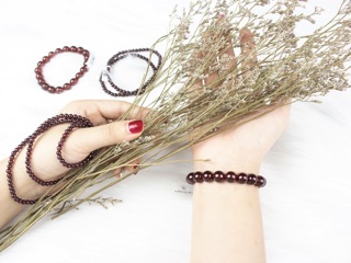 Vòng đá Garnet - ngọc hồng lựu