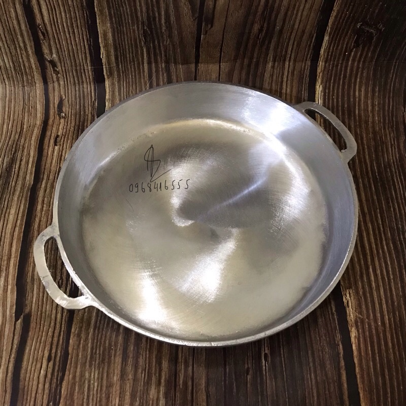 Chảo gang trắng đúc doa bóng đáy bằng 31cm chính hãng Ngân Thọ