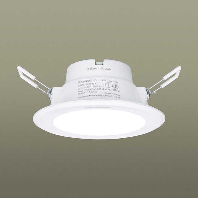 Đèn led âm trần panasonic NNNC7596488