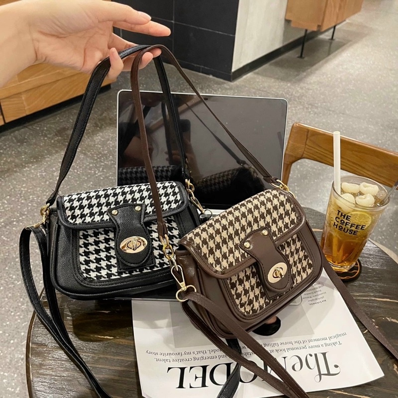 Túi dạ đen + nâu khoá xoay size 20