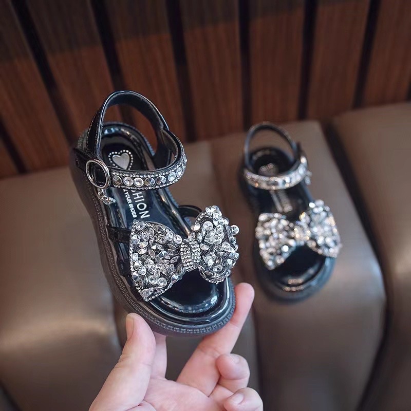 Giày sandal bé gái mã 656