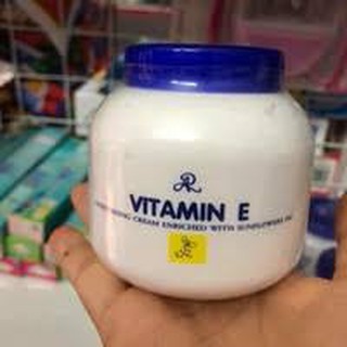 KEM VITAMIN E DƯỠNG ẨM THÁI LAN
