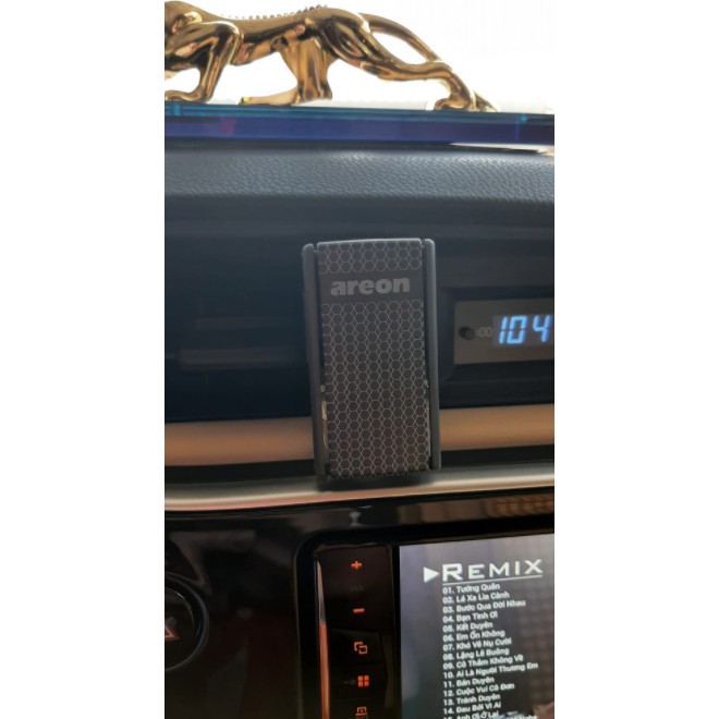 Nước Hoa gài cửa gió ô tô AREON - Hương PLATINUM