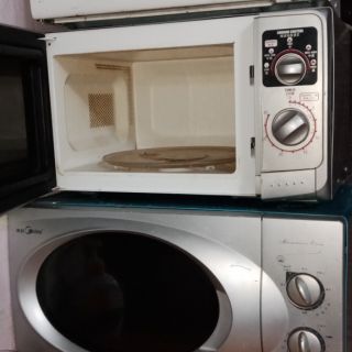Lò vi sóng cũ vẫn chạy tốt