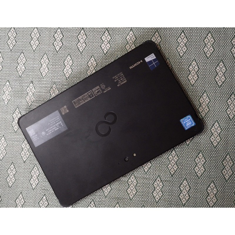 Laptop 2 trong 1 kiêm máy tính bảng Fujitsu Arrows Q507, Atom X5, 4gb ram, 128gb SSD, 10.2inch Full HD, sim 4G, có phím