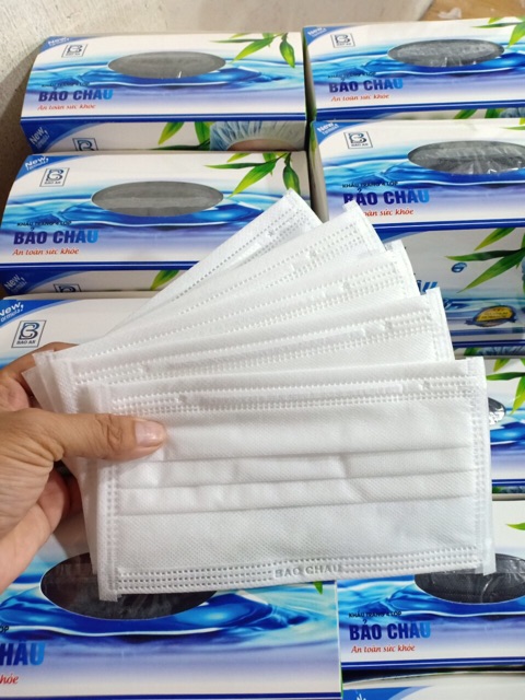 Hộp 50 chiếc Khẩu trang y tế 4 lớp nhãn hiệu Bảo Châu, đầy đủ giấy tờ kiểm định chất lượng