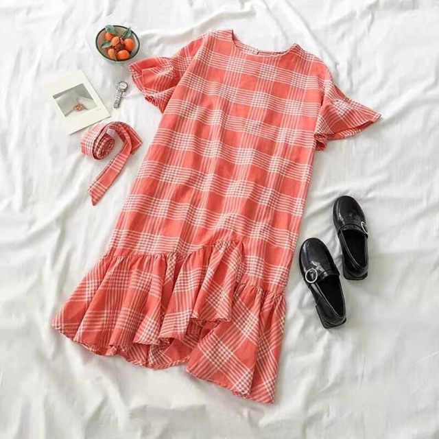 Váy xinh kẻ cam