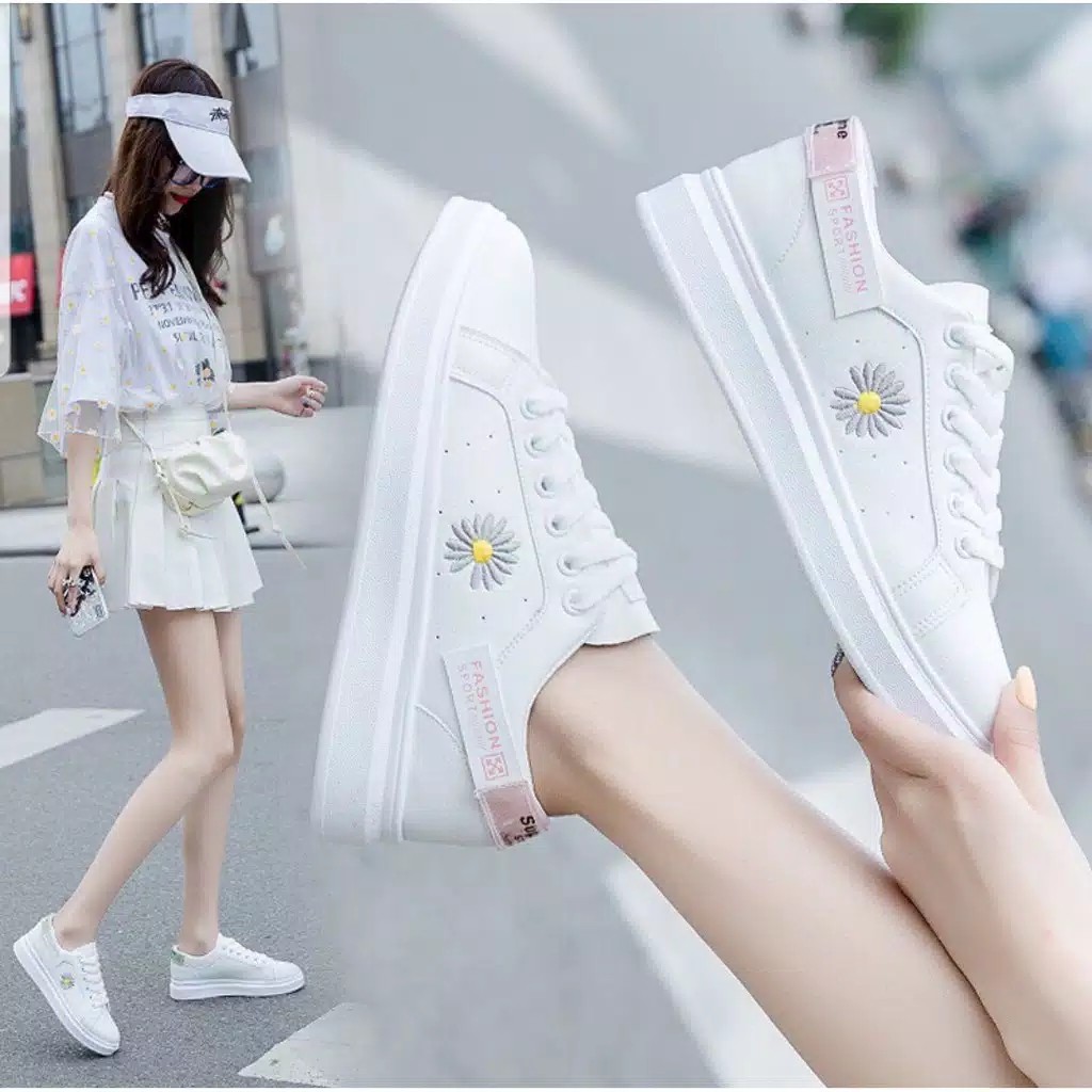 Giày Sneaker Thêu Hoa Hướng Dương Ys 211