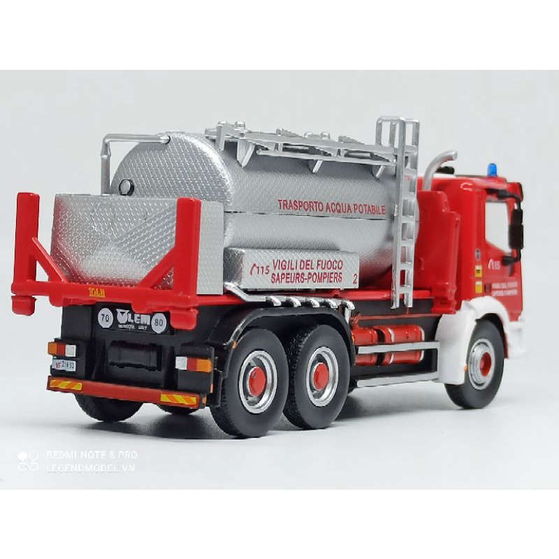 Mô hình xe cứu hỏa IVECO 380E Italia 2005