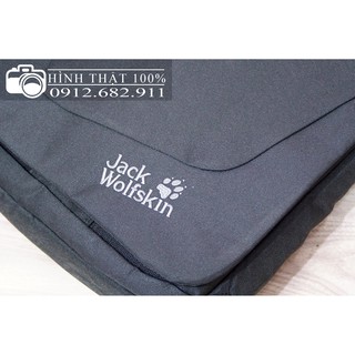 Túi đeo chéo Jack wolfkin đựng ipad.