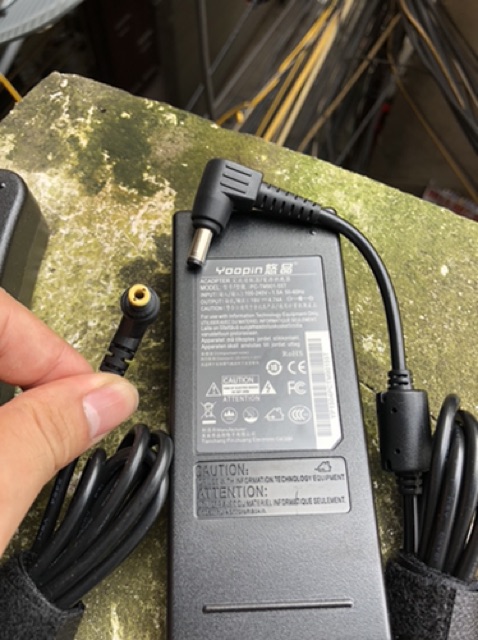 Sạc 19v 4.74a giá rẻ