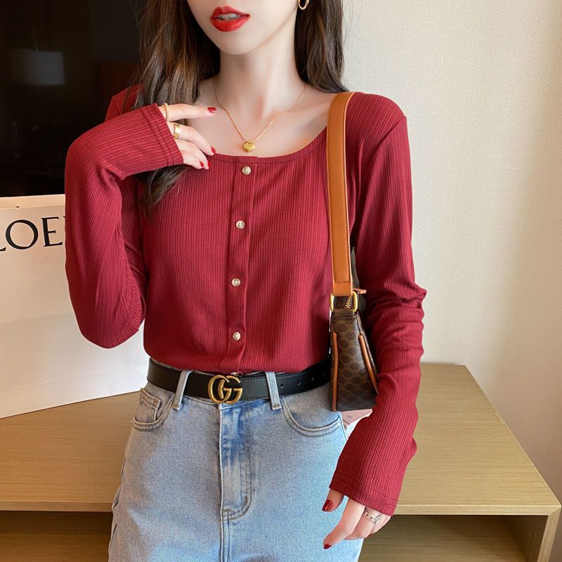 Áo thun nữ nhiều cúc cổ vuông dễ thương