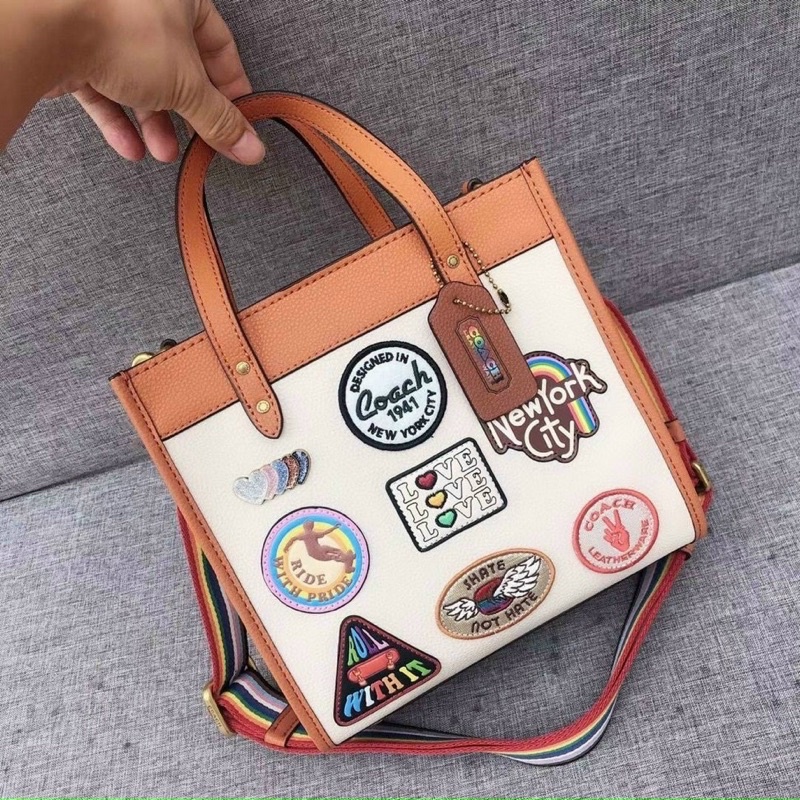 TÚI COACH TOTE 22 l