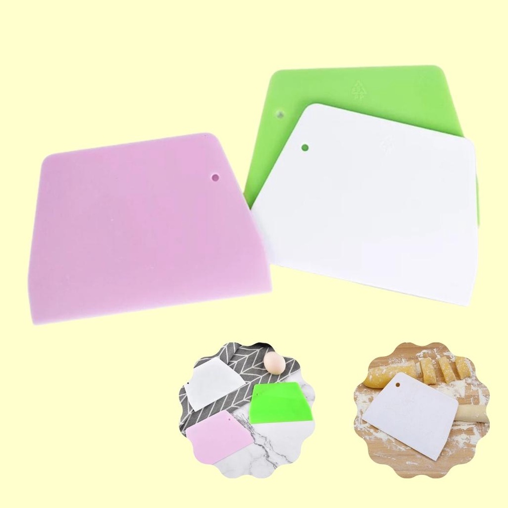 Miếng cắt/ vét bột nhựa PP làm bánh màu ngẫu nhiên (trắng/ hồng)