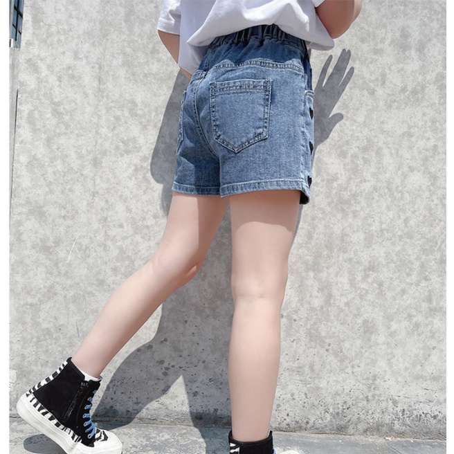 Quần short jean  thêu họa tiết trái tim xinh xắn thời trang cho bé gái từ 3 - 11 tuổi