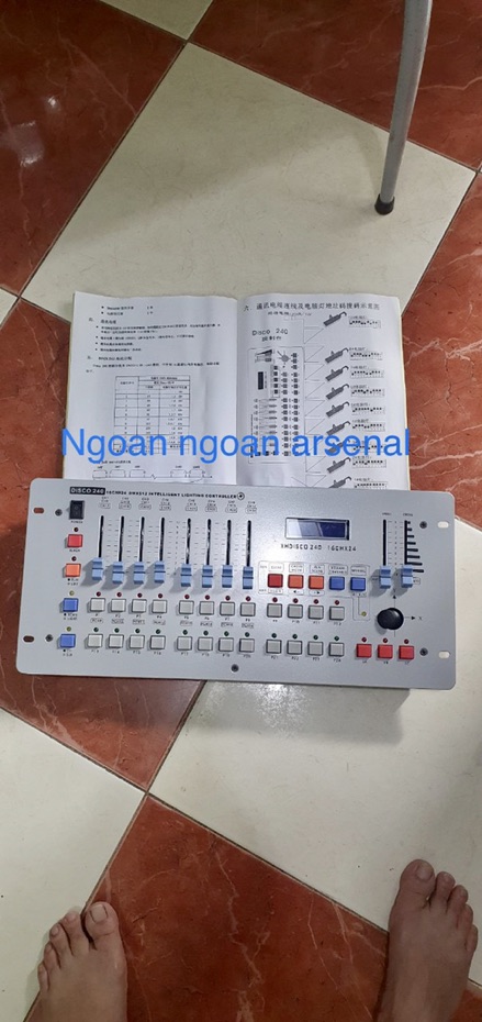 Bàn điều khiển DMX 240. Báo giá 1 cái.