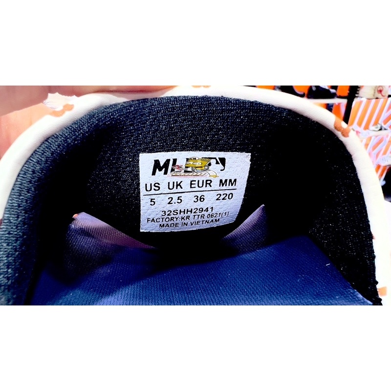 DÉP QUAI NGANG CHỮ B MÀU XANH ĐEN