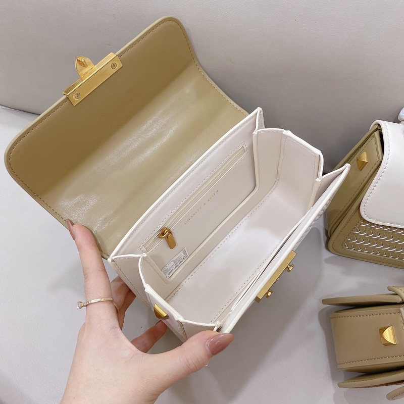 Túi khoá vuông màu kaki mới nhất hàng loại 1