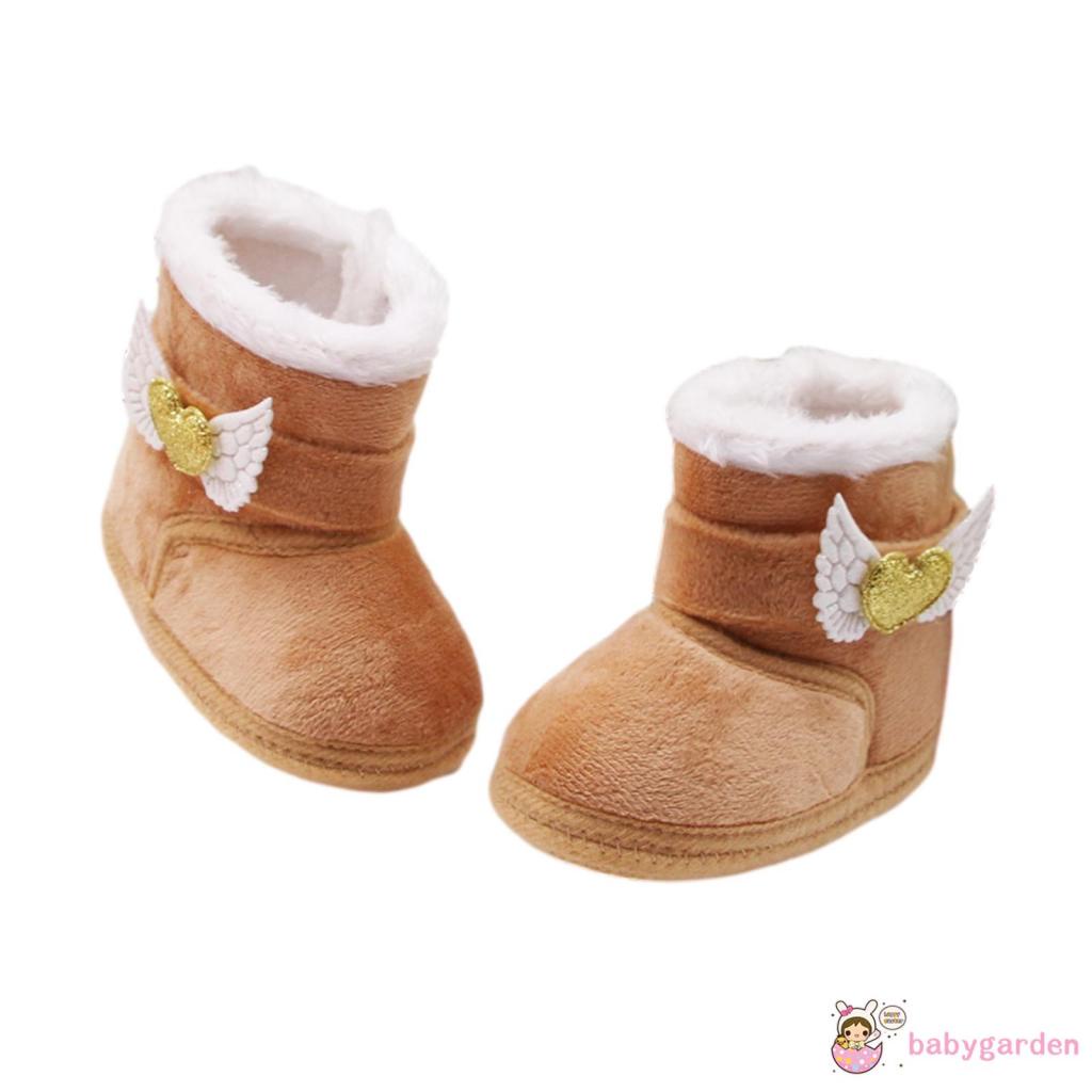 Giày Bốt Lót Bông Mềm Mại Thoáng Khí Chống Trượt Có Cánh Trái Tim Cho Bé Gái
