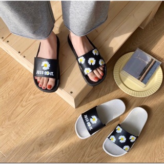 Dép hoa cúc nam nữ 2 màu đen trắng, dép bông cúc, dép cúc vàng ulzzang cặp nam nữ