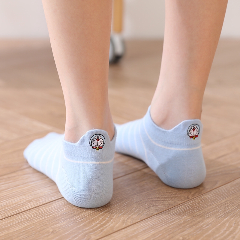 [Mã FASHIONCB194 giảm 10K đơn bất kỳ ] Vớ cotton cổ ngắn thoáng khí thêu hình Doraemon có 5 màu sắc khác nhau