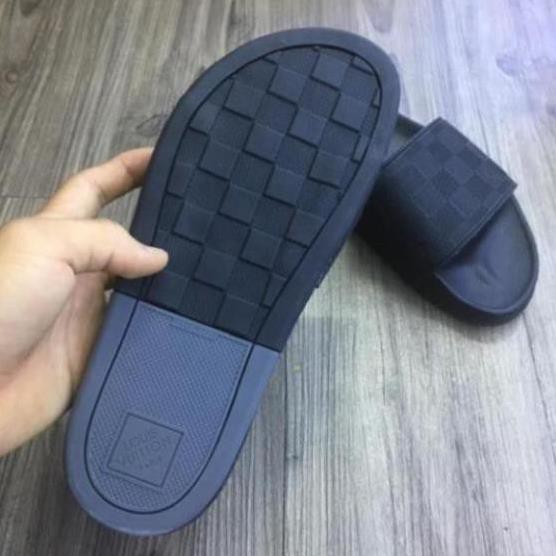Dép lê LV cao su vân caro cực sang