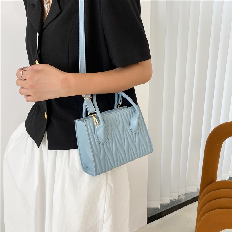 Túi Đeo Chéo Vai Kiểu Phương Tây Thêu Nổi Bằng Tay Cá Tính