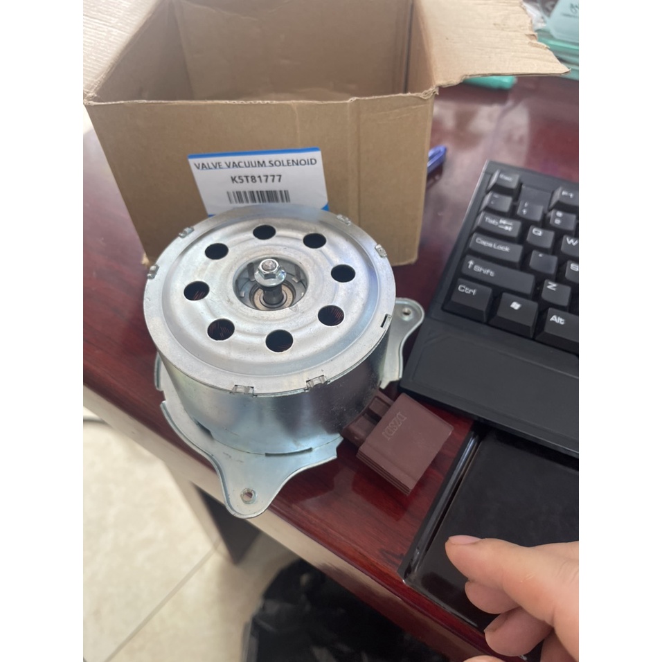 Mô tơ quạt két nước Ford Fiesta, Ecosport - hàng Ford OEM - 8V518C607EJ