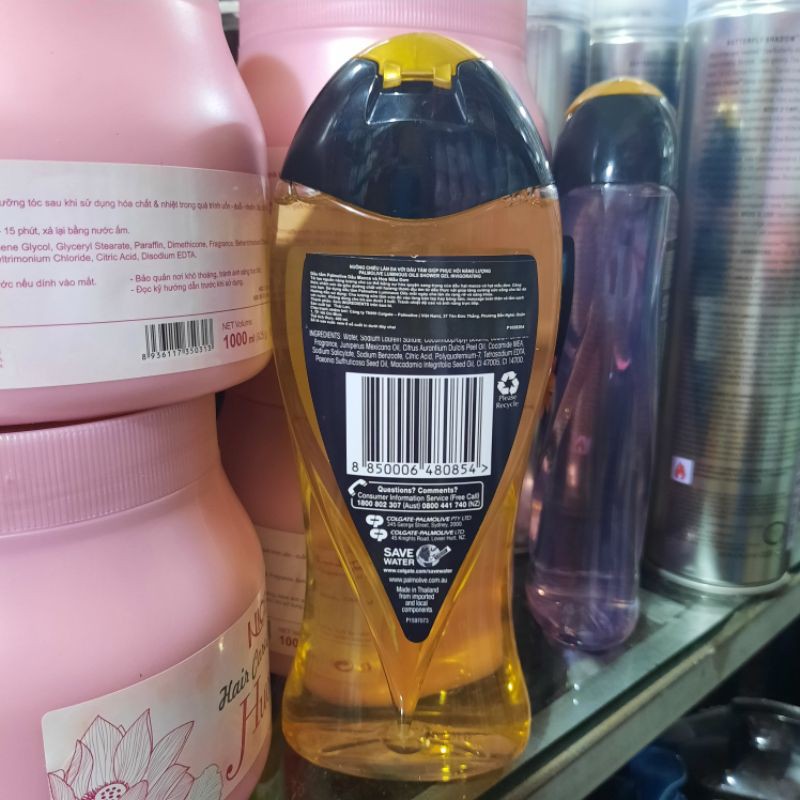 Dầu tắm phục hồi năng lượng Palmolive hạt mác ca và hoa mẫu đơn 400ml