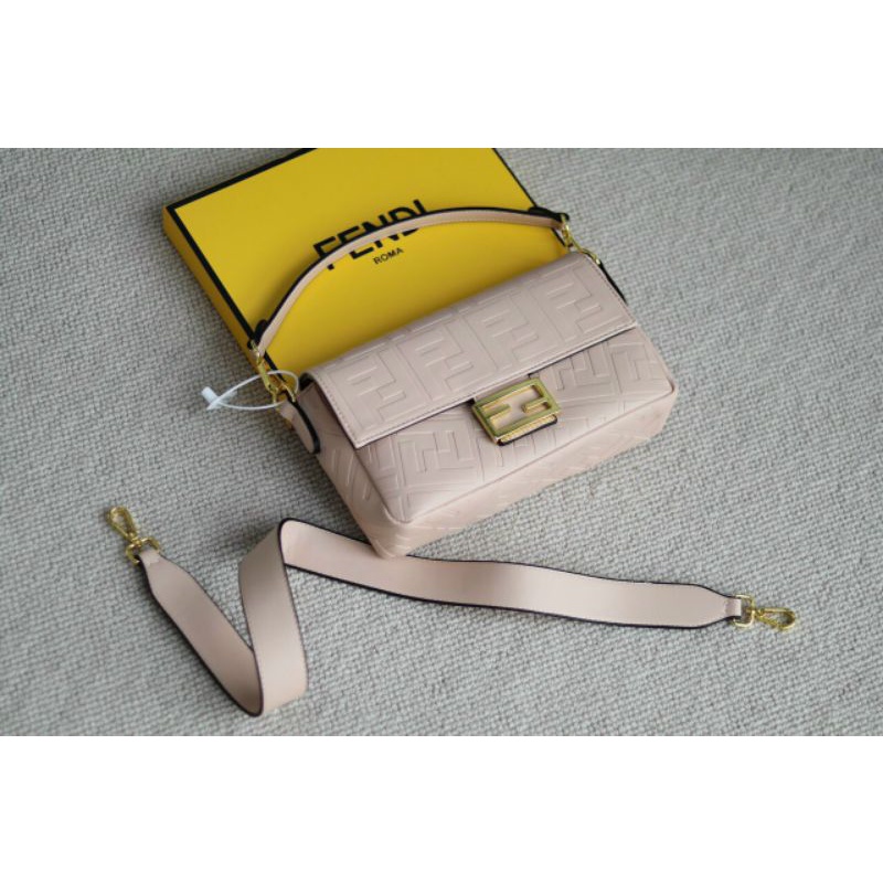 Túi Fendi cao cấp.