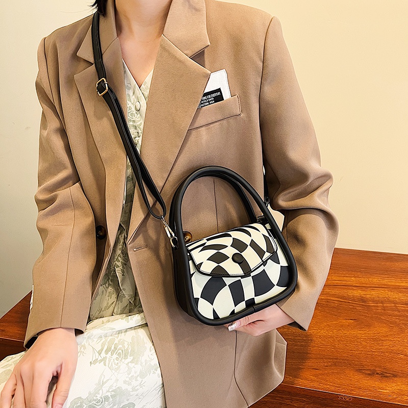 Túi Đeo Chéo Dáng Vuông Phong Cách retro Thời Trang Mùa Xuân 2022